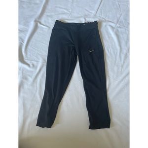 Nike black cropped leggings